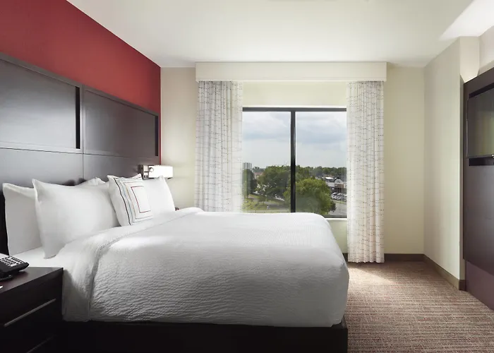 Hotel By Marriott Osu 4*